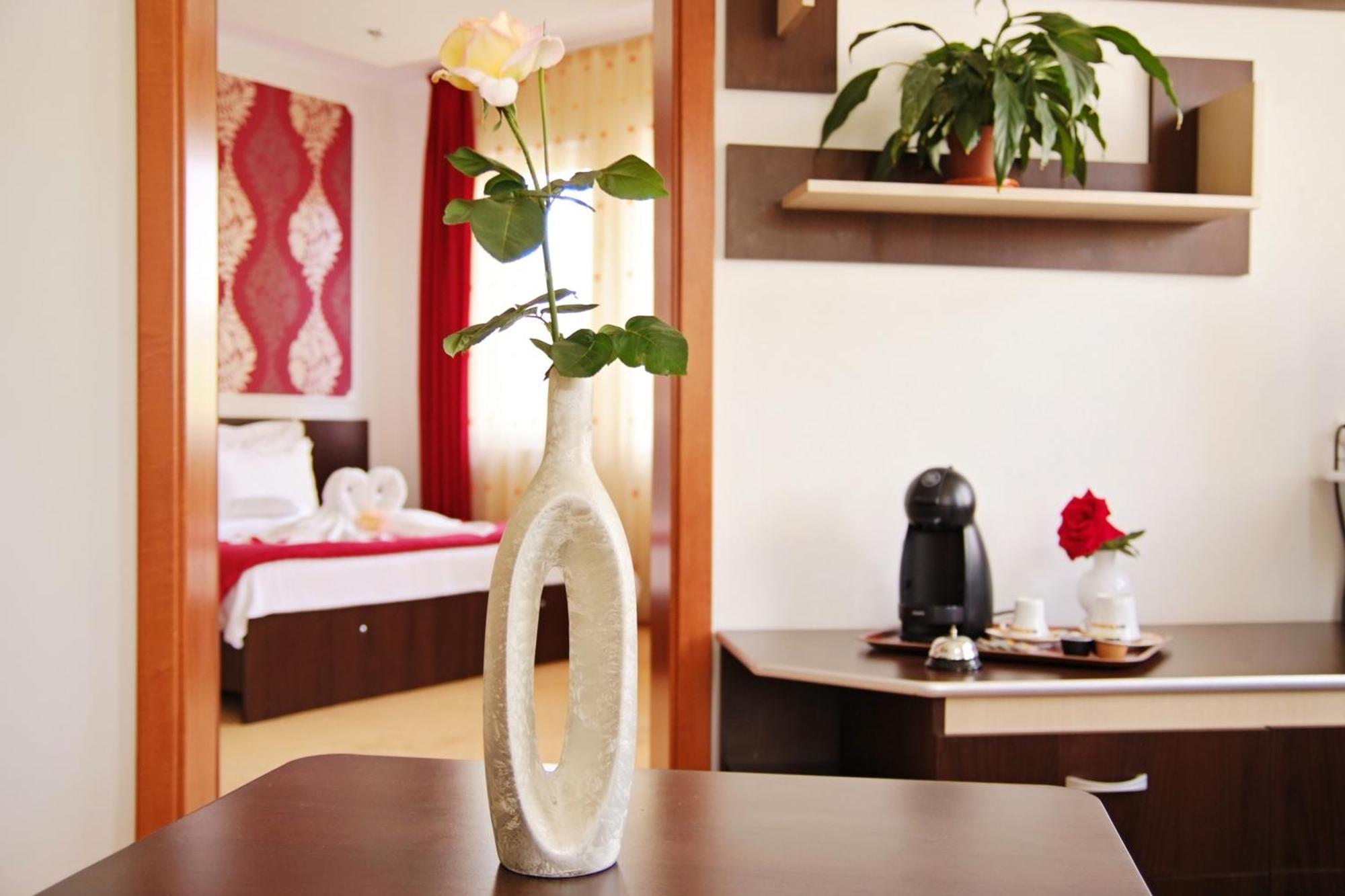 Silver Hotel Oradea Exterior photo